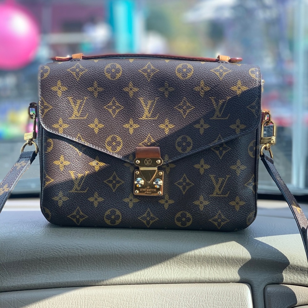 Authentic LV metis